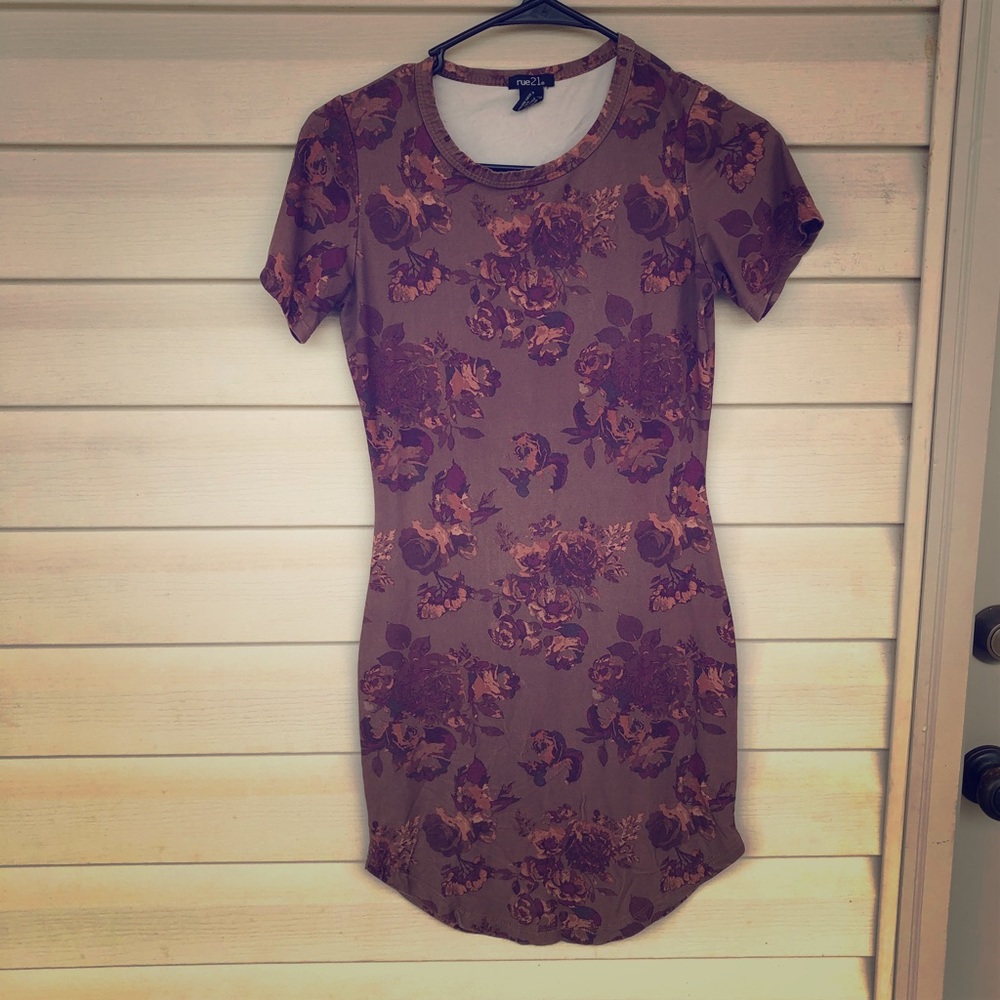 Gorgeous Rue21 form fitting mini dress